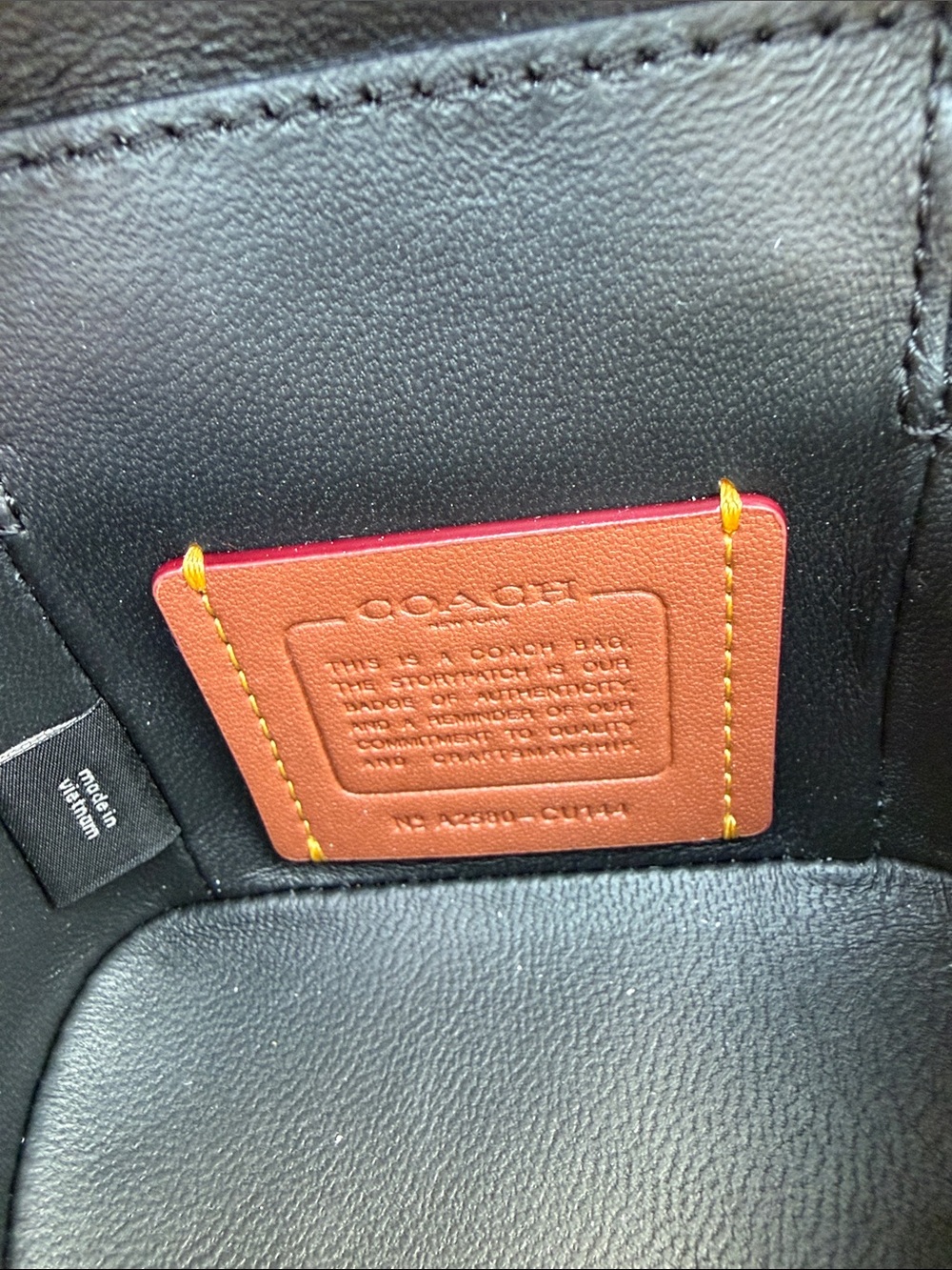 Coach NWT  Black Quilted Leather Trail Mini Crossbody Bag with Gold Hardware - Picture 12 of 14